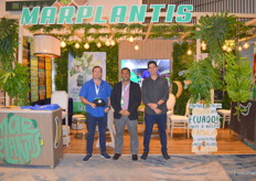 Marplantis are family banana farmers from Ecuador.